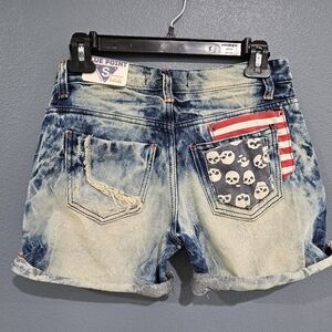 Nwt BLUE POINT Women Blue Acid Wash Skull Flag Stripes Low Rise Denim Shorts S